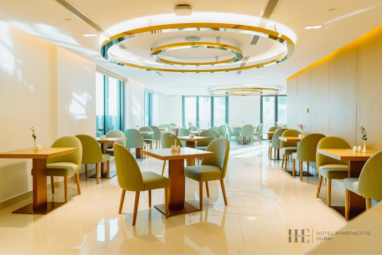 He Hotel Apartments Dubai Eksteriør bilde The restaurant